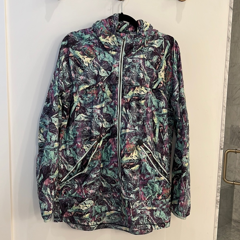 Matching Lululemon weather resistant jacket and sports bra